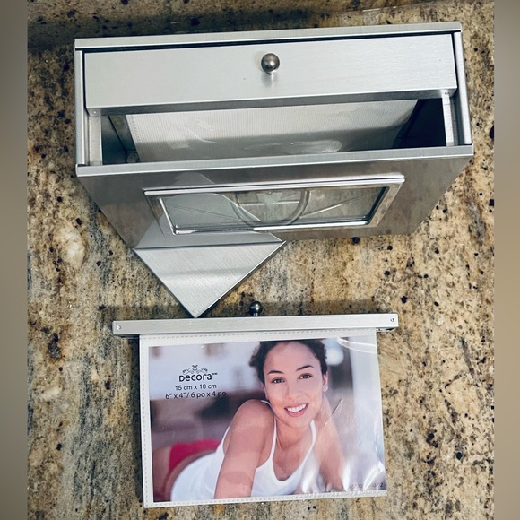 💫Urban Outfitters💫 Swivel Pictureframe - Picture 4 of 4